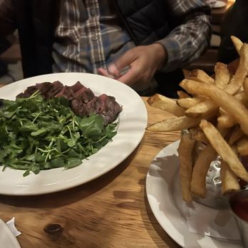 Ainslie - Black Angus Hanger Steak - Beer Gardens Near Me - Brooklyn, New York