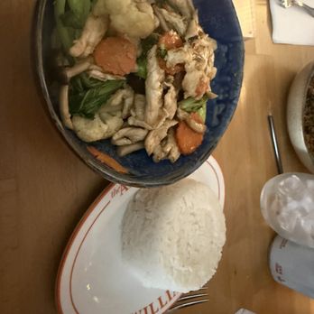 the AM-THAI Williamsburg - Mixed vegetables with chicken. - Thai Near Me - Brooklyn, New York