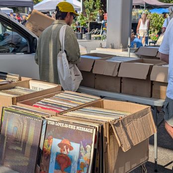De  Anza  Flea  Market - Record dealer - Flea Markets Near Me - Cupertino, California