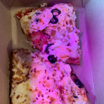 Kitchen 17 - Personal pizza with sausage & olives. - Vegan Near Me - Chicago, Illinois