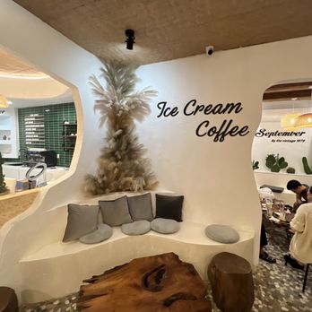 September - Cool interior - Ice Cream & Frozen Yogurt Near Me - Westminster, California