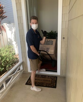 Local Moves - Out of all the residential moves we do in Oahu, single-family and multi-family moves are by far the most common. Our team of professionally trained residential movers has successfully completed all types of moves. From multi-level 10,000 SF beach homes to 1,400 single level multi-family homes, every move is unique in its own way, and we treat them as such. We want to ensure that your local move goes as smoothly as possible, so will prepare a custom plan of attack for each individual move based on your needs. Not only do we over-prepare for every move, but we pride ourselves on having the most affordable moving rates. To give our customers the best, most fair price, we charge by the hour for our services. Because of this, we can guarantee you that our team will work hard from start to finish. Local Moves - Out of all the residential moves we do in Oahu, single-family and multi-family moves are by far the most common. Our team of professionally trained residential movers has successfully completed all types of moves. From multi-level 10,000 SF beach homes to 1,400 single level multi-family homes, every move is unique in its own way, and we treat them as such. We want to ensure that your local move goes as smoothly as possible, so will prepare a custom plan of attack for each individual move based on your needs. Not only do we over-prepare for every move, but we pride ourselves on having the most affordable moving rates. To give our customers the best, most fair price, we charge by the hour for our services. Because of this, we can guarantee you that our team will work hard from start to finish.