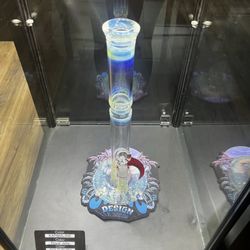 SMOKE LOCAL - Mr. Wigz Smoke Shop - Gorgeous glass piece she had on display