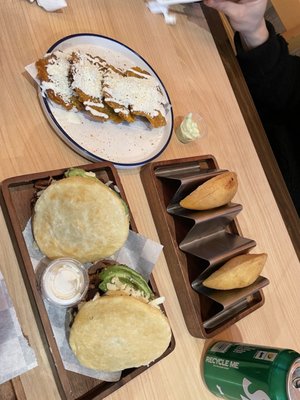 AREPA PA LOS PANA inc. by null