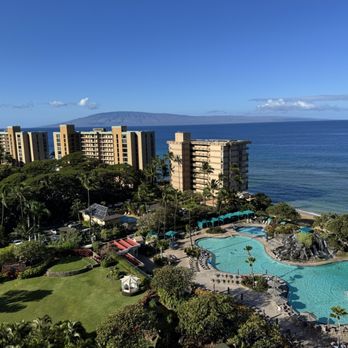 Hilton Vacation Club - View from resort hallway corridor. - Hotels Near Me - Kaanapali, Hawaii Hilton Vacation Club - View from resort hallway corridor. - Hotels Near Me - Kaanapali, Hawaii