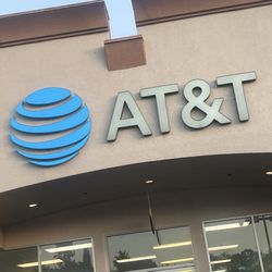 AT&T Store - Front of store