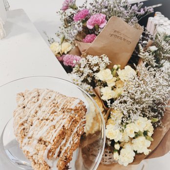 Casa Blanca - | FRESH FLOWERS FROM MOTHER OF WILD | - Coffee & Tea Near Me - Wilmington, North Carolina Casa Blanca - | FRESH FLOWERS FROM MOTHER OF WILD | - Coffee & Tea Near Me - Wilmington, North Carolina