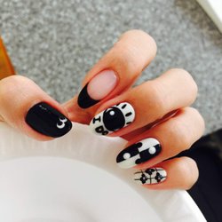 Rose Nails - By Bella