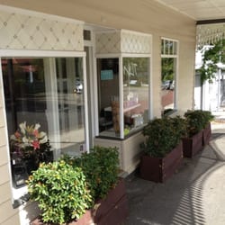Nut Salon - Front of salon