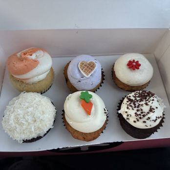 Georgetown Cupcake - Cupcakes Near Me - Washington, DC, District of Columbia