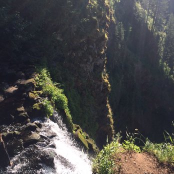 Multnomah Falls - Top of the Falls - Hiking Near Me - Bridal Veil, Oregon Multnomah Falls - Top of the Falls - Hiking Near Me - Bridal Veil, Oregon