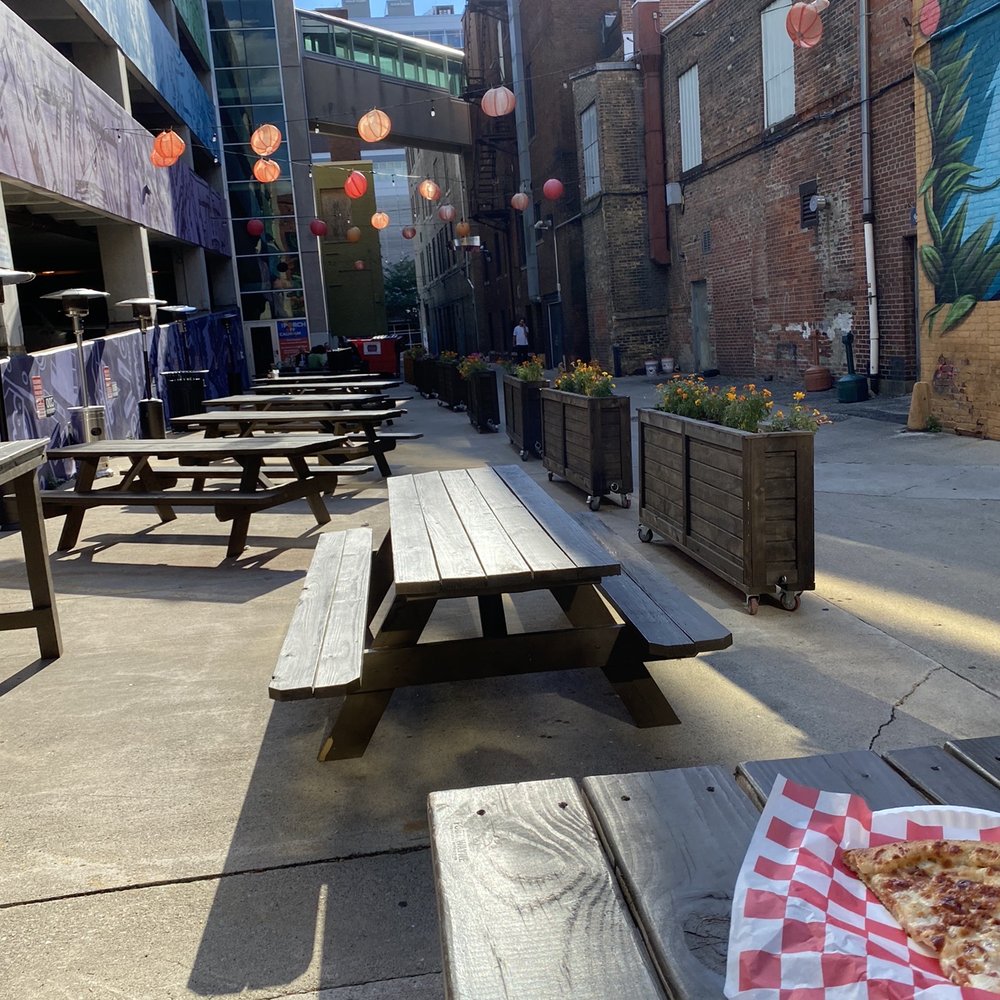 816 Pint & Slice - Outside seating - Pizza Near Me - Fort Wayne, Indiana 816 Pint & Slice - Outside seating - Pizza Near Me - Fort Wayne, Indiana