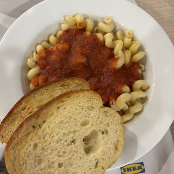 IKEA Restaurant - Pasta with Marinara sauce and garlic toasts - American Near Me - East Palo Alto, California IKEA Restaurant - Pasta with Marinara sauce and garlic toasts - American Near Me - East Palo Alto, California