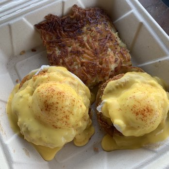 Kihei Caffe - Crab cakes benny - Hawaiian Near Me - Kihei, Hawaii