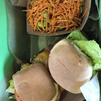 The Foxes Boxes - Turkey sliders and carrot salad - New American Near Me - Wilmington, North Carolina The Foxes Boxes - Turkey sliders and carrot salad - New American Near Me - Wilmington, North Carolina