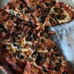 Yannis Pizza - Half meatball half sausage with black olives and crispy