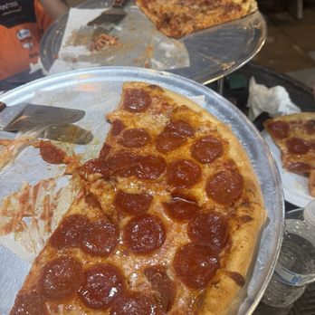 Villa Italia Pizzeria - Two pizzas 2 Large Pizzas with One Topping Each Special - Pizza Near Me - Largo, Florida Villa Italia Pizzeria - Two pizzas 2 Large Pizzas with One Topping Each Special - Pizza Near Me - Largo, Florida