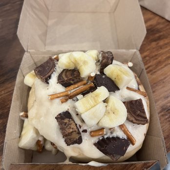 Cinnaholic - Bakeries Near Me - Schaumburg, Illinois