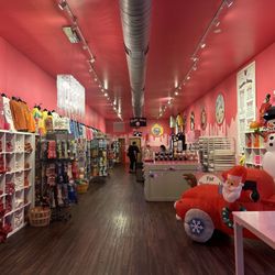 Fat Bottomed Girl's Cupcake Shoppe - Interior view
