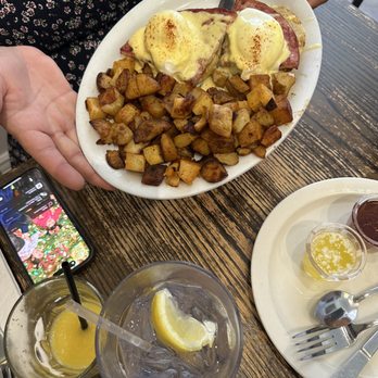 Egg Plantation - Classic Benedict - Breakfast & Brunch Near Me - Newhall, California Egg Plantation - Classic Benedict - Breakfast & Brunch Near Me - Newhall, California