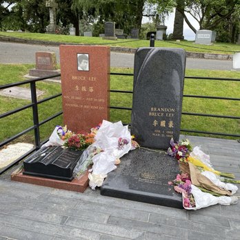 Bruce Lee and Brandon Lee Gravesite - Grave - Landmarks & Historical Buildings Near Me - Seattle, Washington Bruce Lee and Brandon Lee Gravesite - Grave - Landmarks & Historical Buildings Near Me - Seattle, Washington