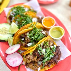 Taqueria Los Perez - Birria tacos- @table4tu Instagram