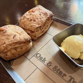 The Oak & Star Tavern - Smoked Cheddar Biscuits - Barbeque Near Me - Orlando, Florida The Oak & Star Tavern - Smoked Cheddar Biscuits - Barbeque Near Me - Orlando, Florida