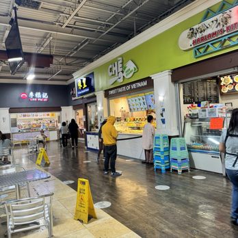Che Hien Khanh - Store is in GW Marker food court - Desserts Near Me - Rosemead, California Che Hien Khanh - Store is in GW Marker food court - Desserts Near Me - Rosemead, California