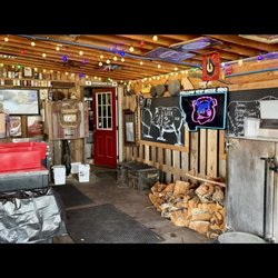Follow Yer Nose BBQ - Sign at the counter: The only smoking on this patio is the food we're smokin!
