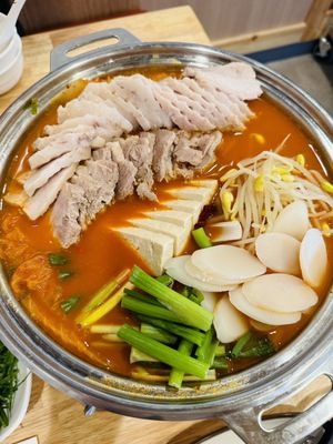 Jinsol Gukbap Buena Park (진솔국밥 부에나팍) by null