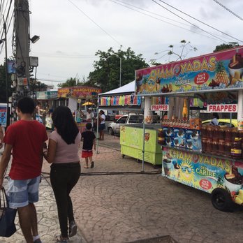 Parque de Las Palapas - Vendors selling churros and other fried goodies. - Parks Near Me - Cancún, ROO Parque de Las Palapas - Vendors selling churros and other fried goodies. - Parks Near Me - Cancún, ROO