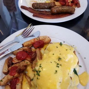 Kula Bistro - Yes, please! Kula Bistro does breakfast right. Big Bistro breakfast and crab cake eggs benedict. - Italian Near Me - Kula, Hawaii Kula Bistro - Yes, please! Kula Bistro does breakfast right. Big Bistro breakfast and crab cake eggs benedict. - Italian Near Me - Kula, Hawaii