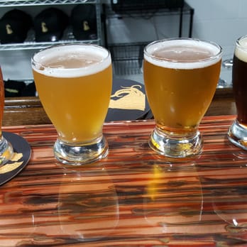 Miskatonic Brewing - Where is my flight rack? Beer snob I am! - Breweries Near Me - Darien, Illinois