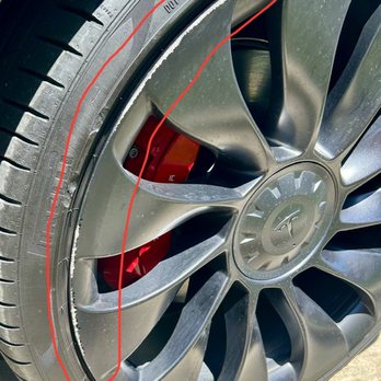 Carvana - Tempe - Clear damage to car discovered upon delivery that was not shown in Carvana's listing for this car. NEVER TRUST OR BUY A CAR FROM CARVANA. - Car Dealers Near Me - Tempe, Arizona