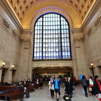 Chicago Union Station - Train Stations Near Me - Chicago, Illinois