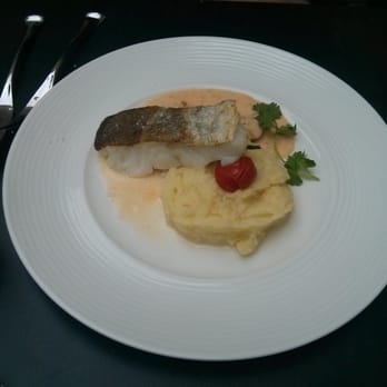 Absolu - Dos de cabillaud, crème de chorizo. Purée - Modern European Near Me - Vincennes, 94