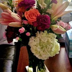 Mitchell's Floral Design & Gifts - Beautiful flowers that far exceeded my expectations!  Absolutely gorgeous.