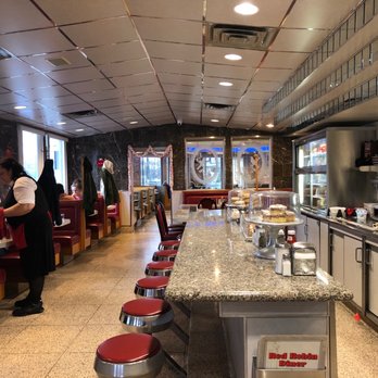 Red Robin Diner - diners waiting for customers - Breakfast & Brunch Near Me - Philadelphia, Pennsylvania Red Robin Diner - diners waiting for customers - Breakfast & Brunch Near Me - Philadelphia, Pennsylvania