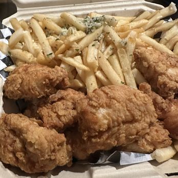Kikis Chicken Place - 8 piece wings with garlic fries - Chicken Wings Near Me - Dixon, California Kikis Chicken Place - 8 piece wings with garlic fries - Chicken Wings Near Me - Dixon, California