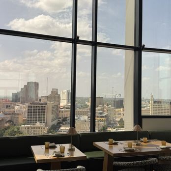 Aleteo - Dining area - Mexican Near Me - San Antonio, Texas