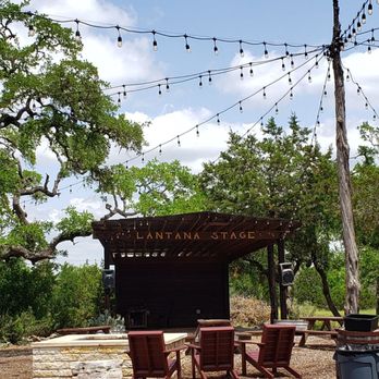 Roughhouse Brewing - Quiet at mid-day - Brewpubs Near Me - San Marcos, Texas