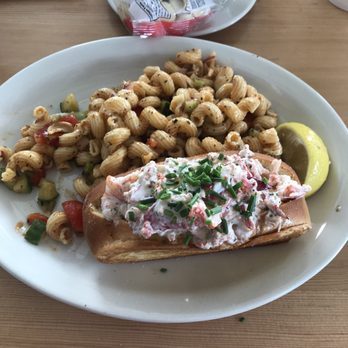 The Beachead - Seafood Near Me - Block Island, Rhode Island
