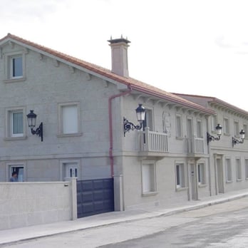 Casa Calvete - Fachada - Spanish Near Me - Laracha, C