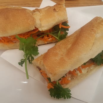 Coupi Bar - Banh mi au boeuf citronnelle (pas avec le pain habituel car ils n'en avaient plus) - Bubble Tea Near Me - Paris, 75 Coupi Bar - Banh mi au boeuf citronnelle (pas avec le pain habituel car ils n'en avaient plus) - Bubble Tea Near Me - Paris, 75