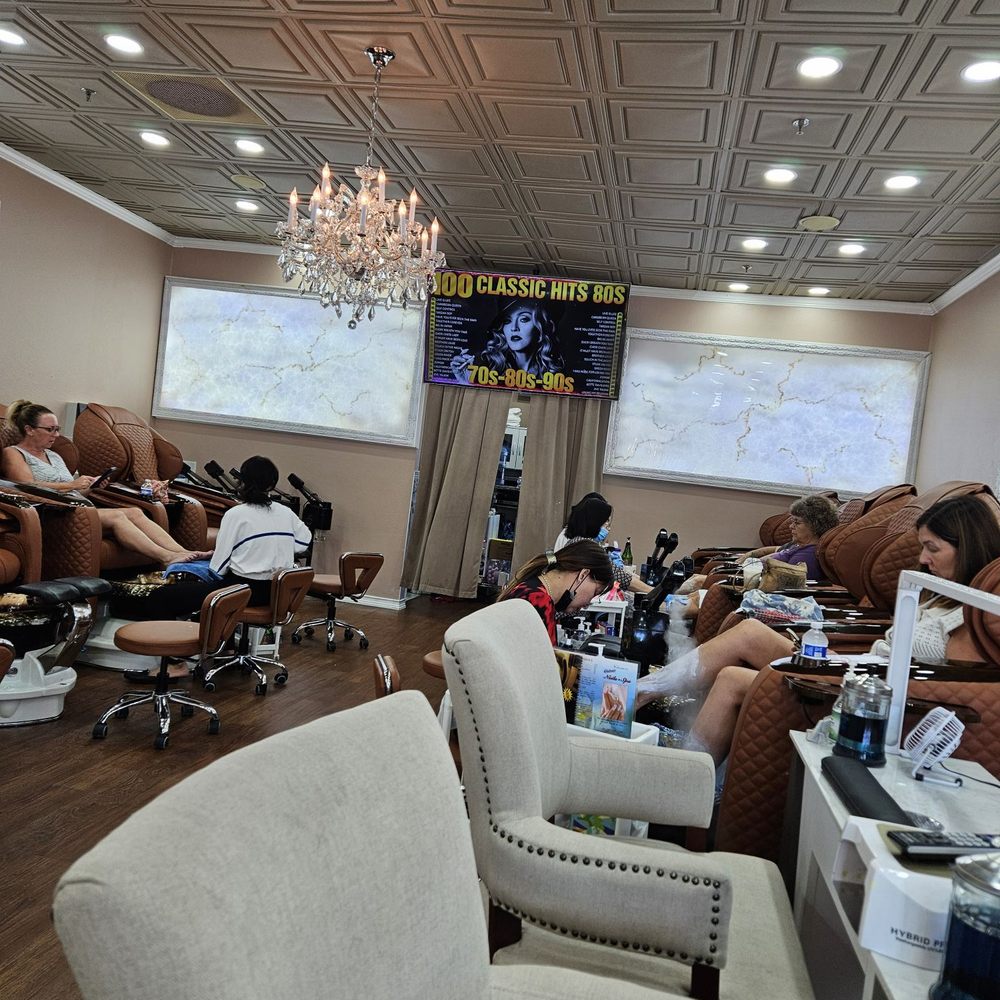 Inside Platinum Nail Spa ... busy bee's