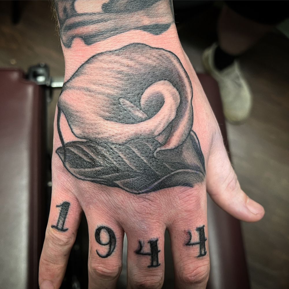 Pin by Jamecia on Tattoos. | Pretty tattoos for women, Cute tattoos for  women, Dope tattoos for women, image size:1000x1000