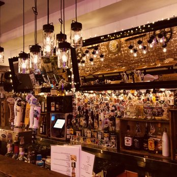 Bar Basic - Grab a drink at the bar while waiting - New American Near Me - Brooklyn, New York