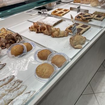 Panificio Volpe Giovanni - Bakeries Near Me - Venezia, VE
