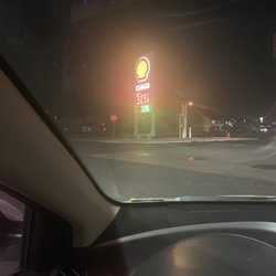 Jacksons Food Store No 27 - She'll Gas station.