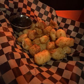 Linda's Tavern - Cheese curds with jalapeño jam - Bars Near Me - Seattle, Washington Linda's Tavern - Cheese curds with jalapeño jam - Bars Near Me - Seattle, Washington